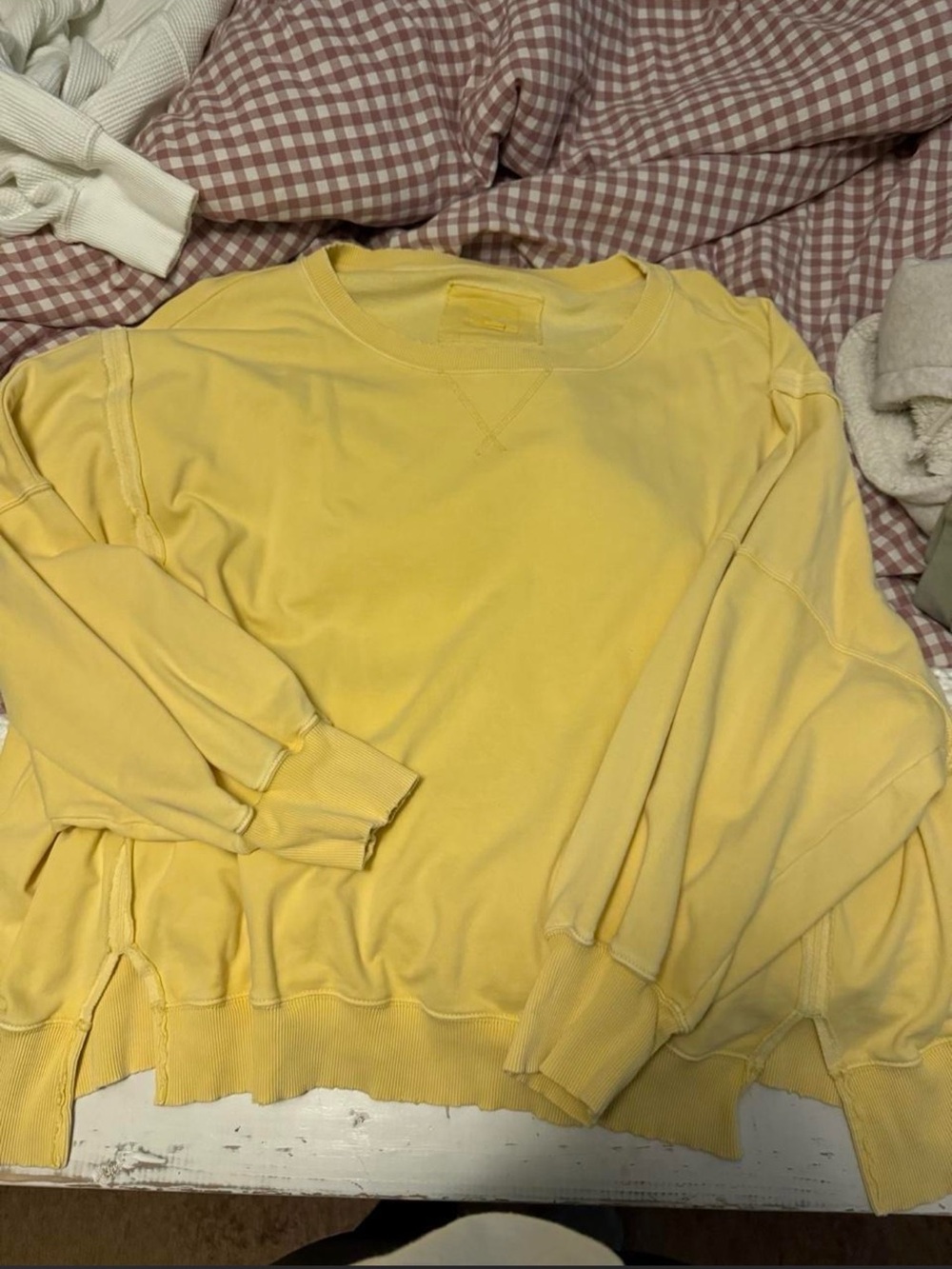 American Eagle Outfitters Soft Yellow Crewneck Sweatshirt